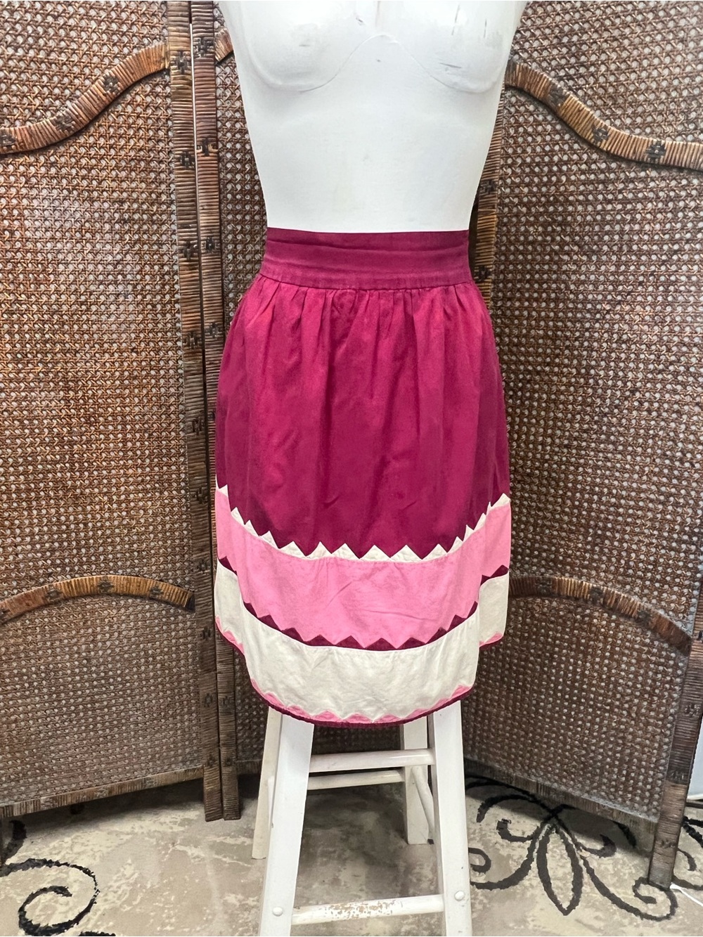 Vintage handmade apron half waist pink grandma core